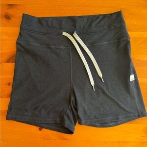 Vuori Biker Shorts